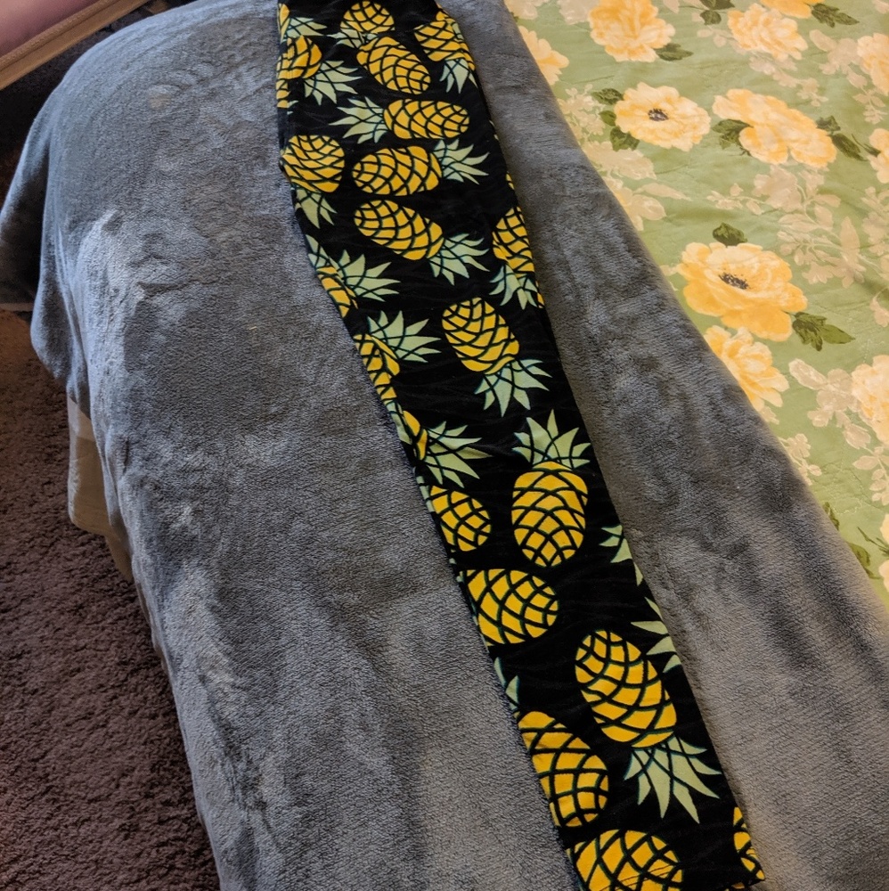 Rare Lularoe pineapples leggings
